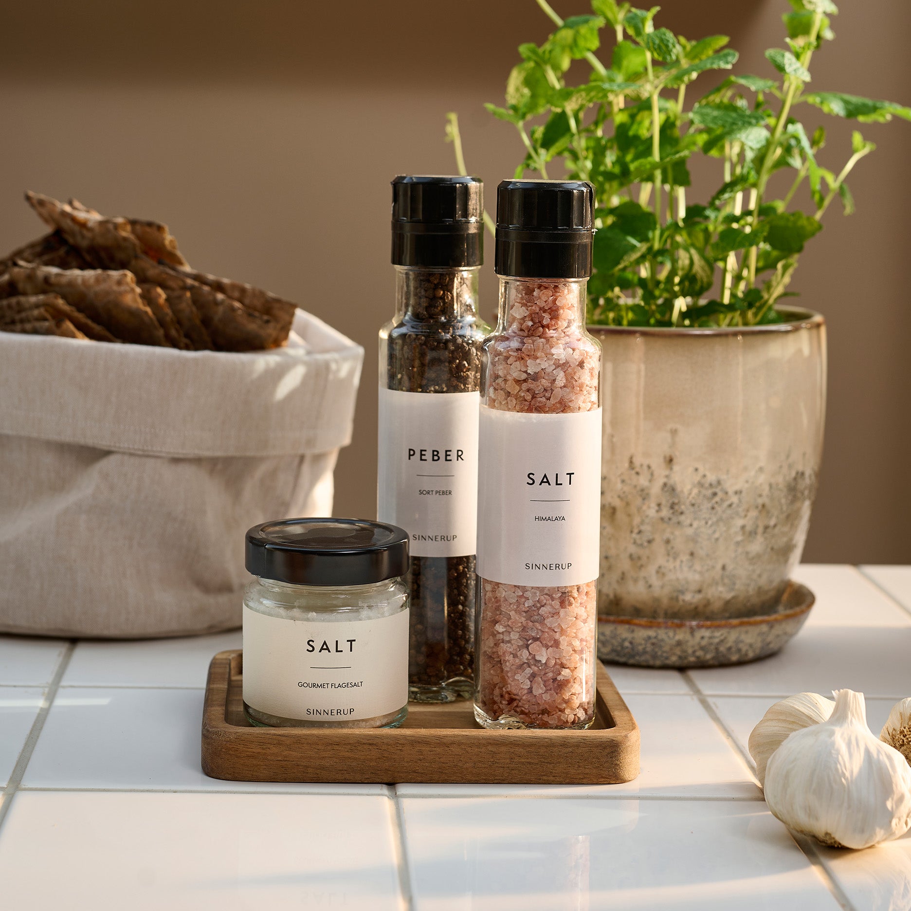 Auri akacie bakke u. håndtag